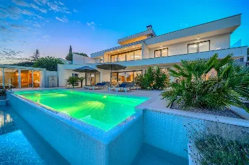 4-Bedroom Villa with Sea Views in Rabac