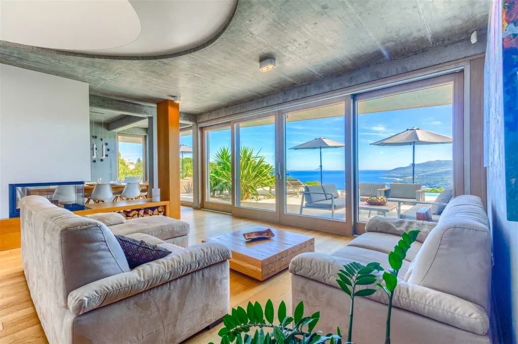 4-Bedroom Villa with Sea Views in Rabac