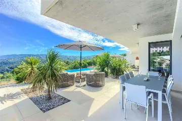 4-Bedroom Villa with Sea Views in Rabac