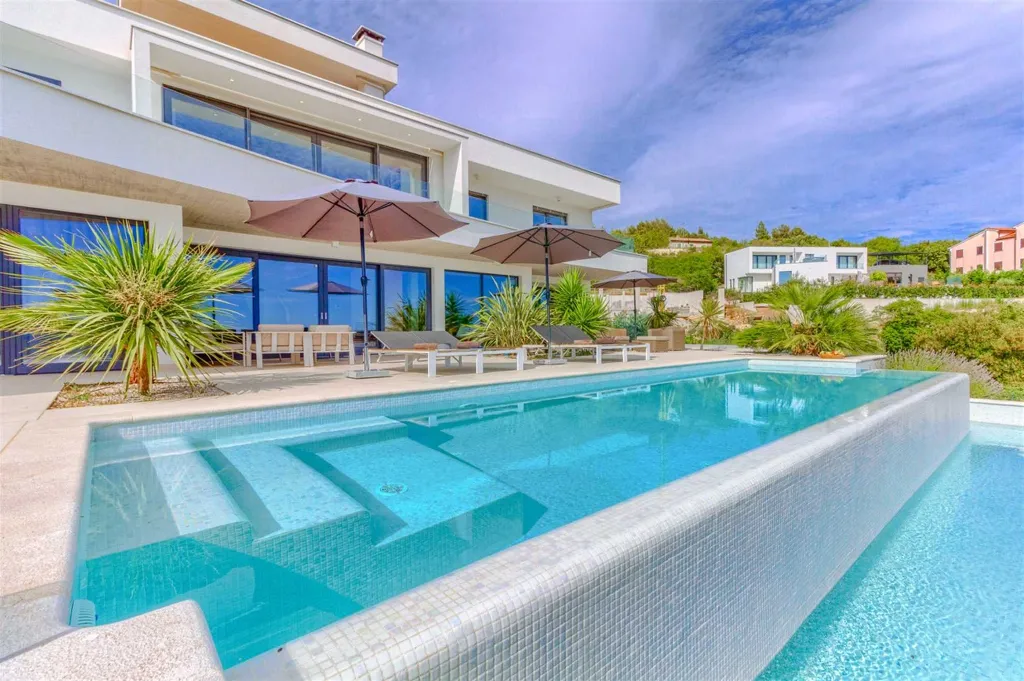 4-Bedroom Villa with Sea Views in Rabac