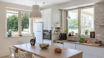 Butkovici Holiday House with 72 m² Pool for 10