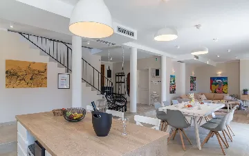 Butkovici Holiday House with 72 m² Pool for 10