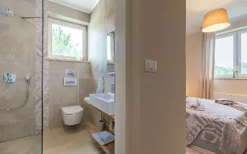 Butkovici Holiday House with 72 m² Pool for 10