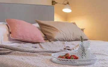 Butkovici Holiday House with 72 m² Pool for 10