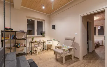 Butkovici Holiday House with 72 m² Pool for 10