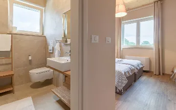 Butkovici Holiday House with 72 m² Pool for 10