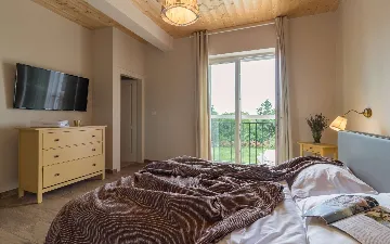 Butkovici Holiday House with 72 m² Pool for 10