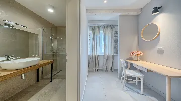 4-Bedroom Villa with Pool in Sutomisica