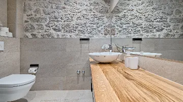 4-Bedroom Villa with Pool in Sutomisica