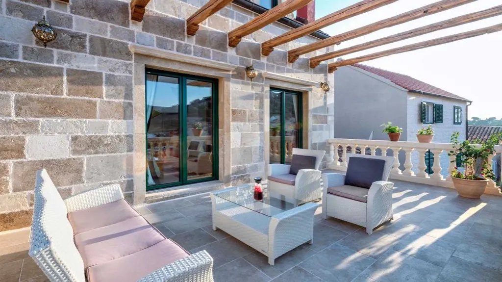 Old Town Hvar 5-Bedroom Villa with Jacuzzi Terrace