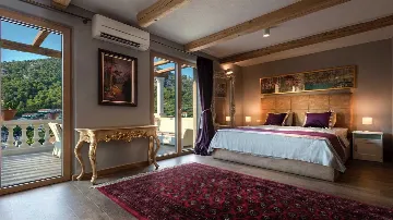 Old Town Hvar 5-Bedroom Villa with Jacuzzi Terrace