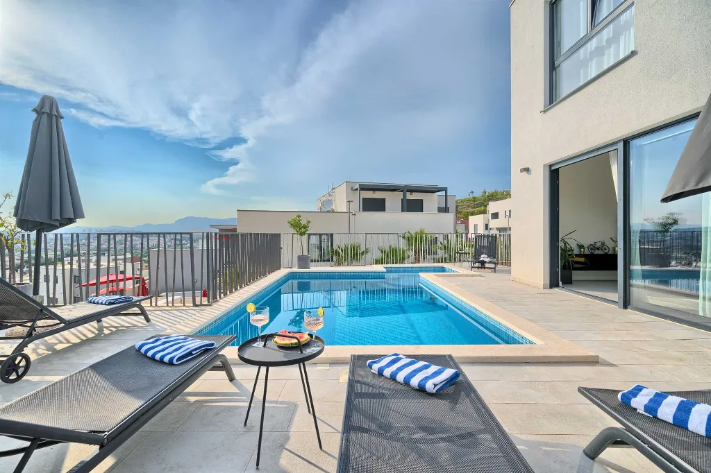 Podstrana Villa with Sea Views, Private Pool & Sauna