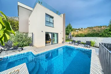 Podstrana Villa with Sea Views, Private Pool & Sauna