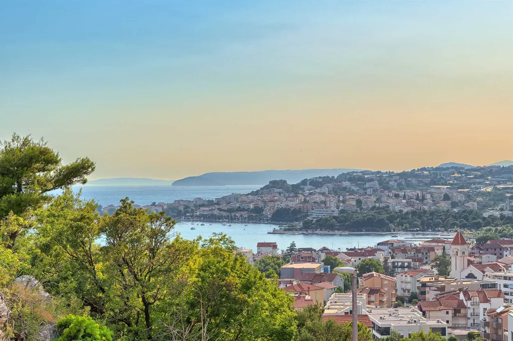 Podstrana Villa with Sea Views, Private Pool & Sauna