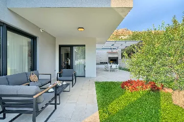 Podstrana Villa with Sea Views, Private Pool & Sauna