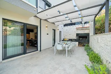 Podstrana Villa with Sea Views, Private Pool & Sauna