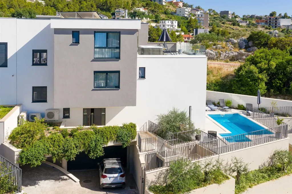 Podstrana Villa with Sea Views, Private Pool & Sauna