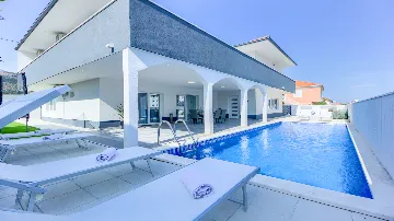 Seget Donji Holiday House with Outdoor Pool for 10