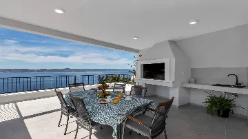 Sea-View Villa in Brela for Up to 6 Guests