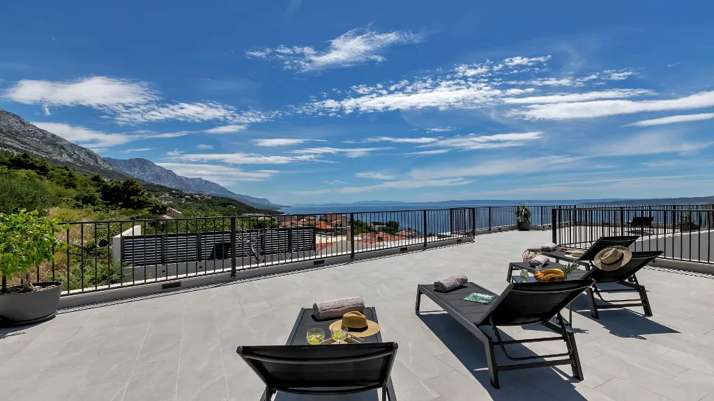Sea-View Villa in Brela for Up to 6 Guests