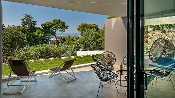 Sutivan Sea-View Villa for Up to 8 Guests