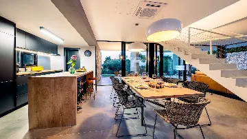 Sutivan Sea-View Villa for Up to 8 Guests