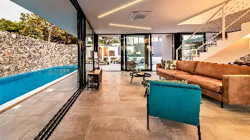 Sutivan Sea-View Villa for Up to 8 Guests