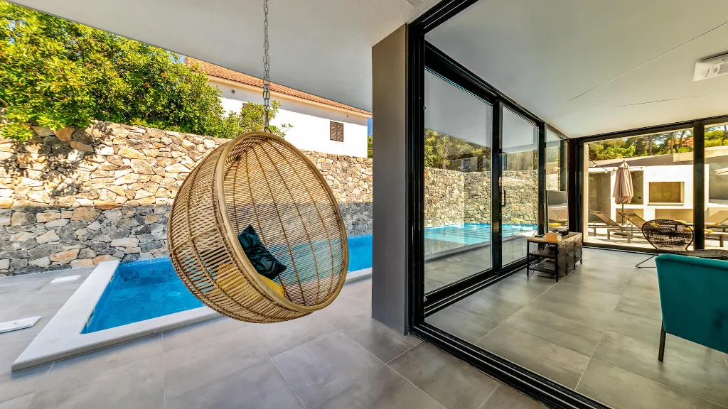 Sutivan Sea-View Villa for Up to 8 Guests