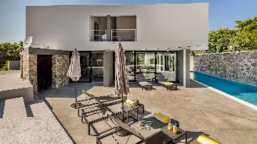 Sutivan Sea-View Villa for Up to 8 Guests