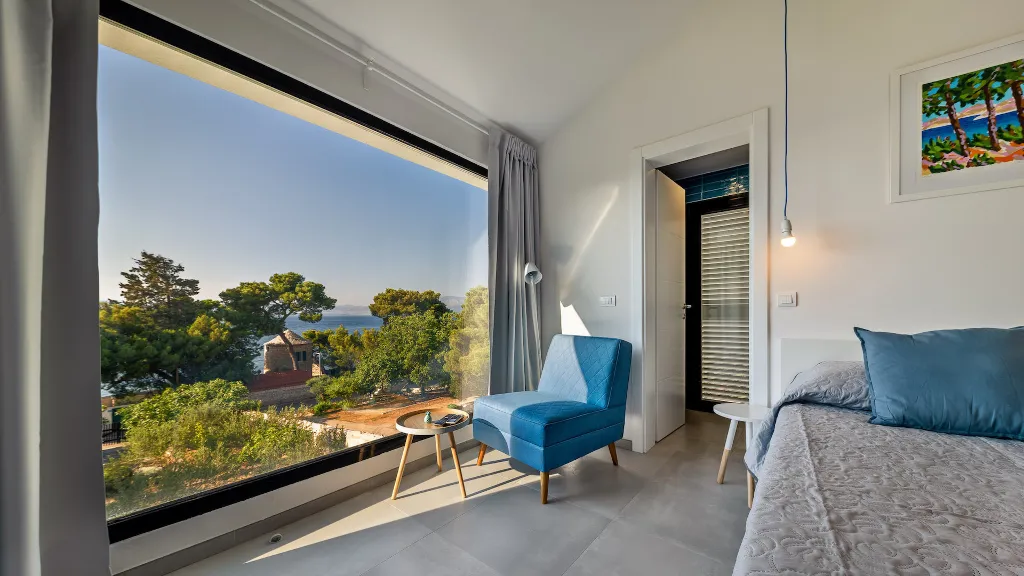 Sutivan Sea-View Villa for Up to 8 Guests
