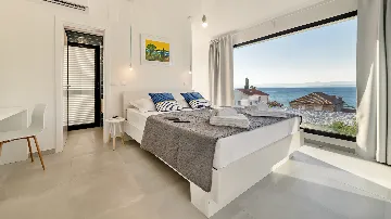 Sutivan Sea-View Villa for Up to 8 Guests