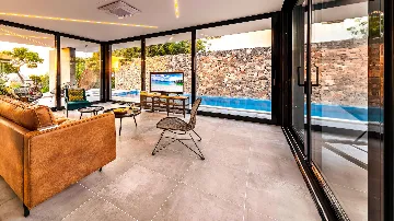 Sutivan Sea-View Villa for Up to 8 Guests