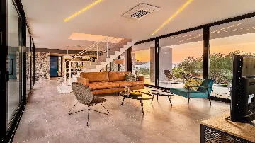 Sutivan Sea-View Villa for Up to 8 Guests