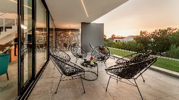 Sutivan Sea-View Villa for Up to 8 Guests