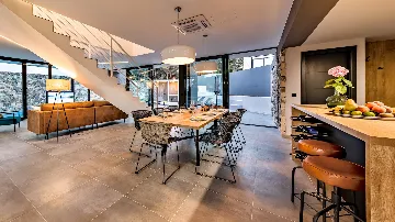 Sutivan Sea-View Villa for Up to 8 Guests