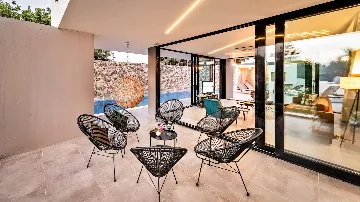 Sutivan Sea-View Villa for Up to 8 Guests