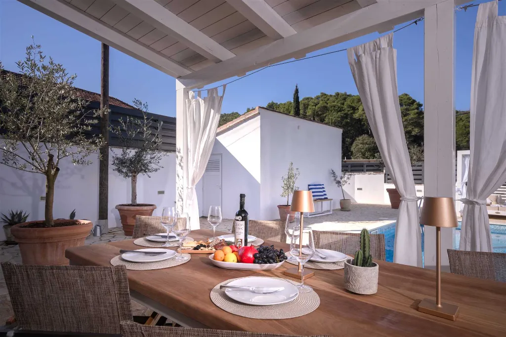 3-Bedroom Villa in Vrbanj for Up to 8 Guests