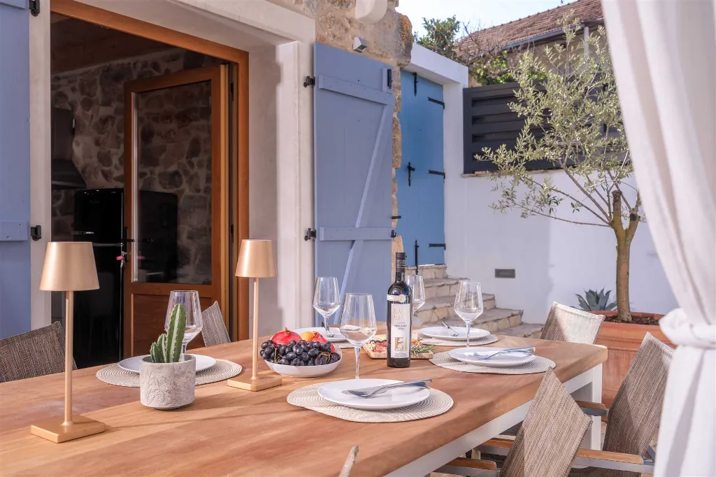 3-Bedroom Villa in Vrbanj for Up to 8 Guests