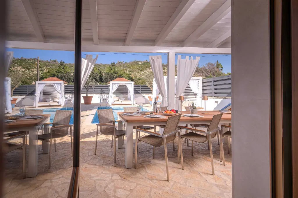 3-Bedroom Villa in Vrbanj for Up to 8 Guests