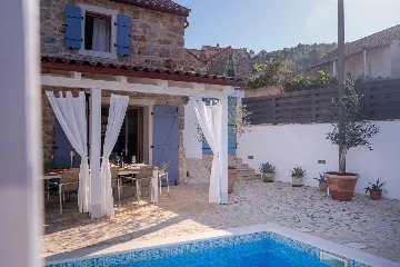3-Bedroom Villa in Vrbanj for Up to 8 Guests