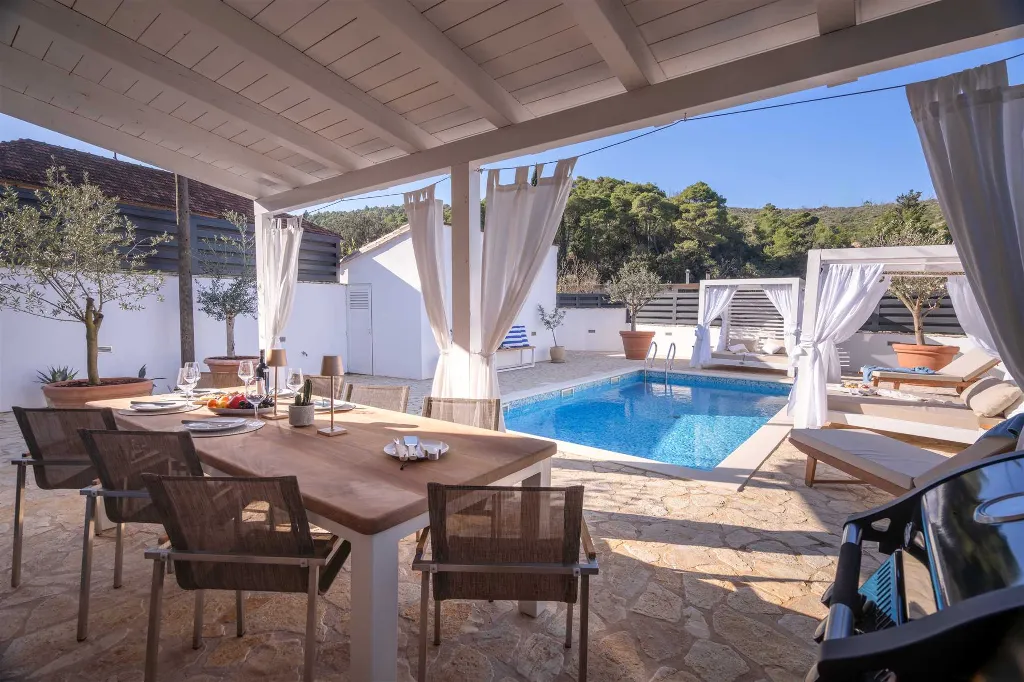 3-Bedroom Villa in Vrbanj for Up to 8 Guests