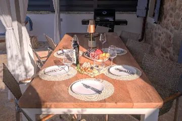 3-Bedroom Villa in Vrbanj for Up to 8 Guests