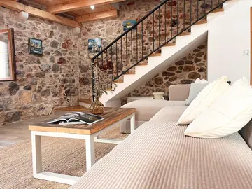 3-Bedroom Villa in Vrbanj for Up to 8 Guests