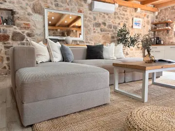 3-Bedroom Villa in Vrbanj for Up to 8 Guests