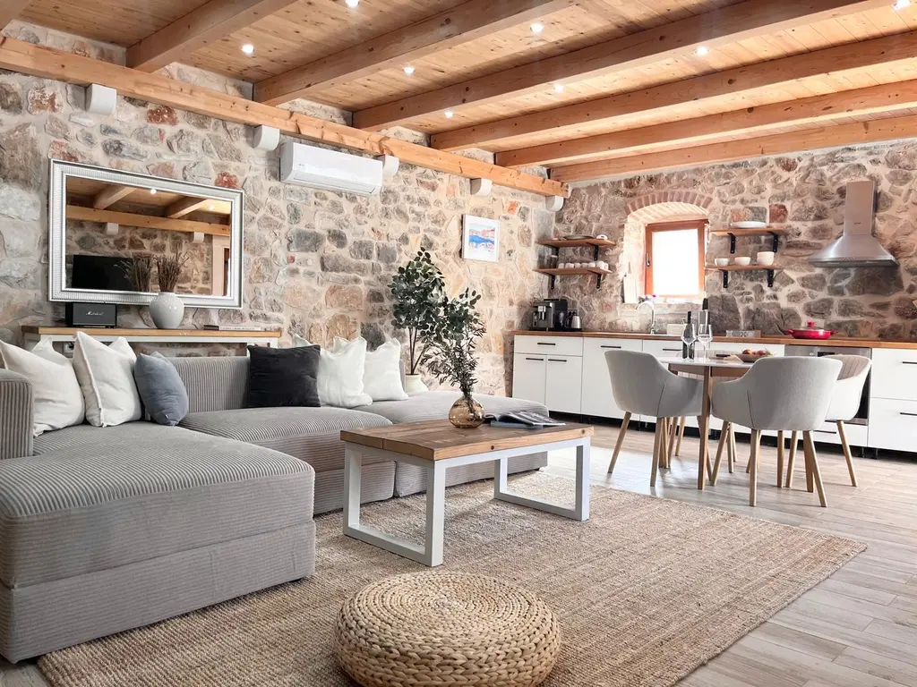 3-Bedroom Villa in Vrbanj for Up to 8 Guests