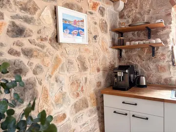 3-Bedroom Villa in Vrbanj for Up to 8 Guests