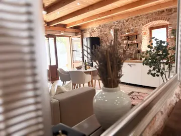 3-Bedroom Villa in Vrbanj for Up to 8 Guests