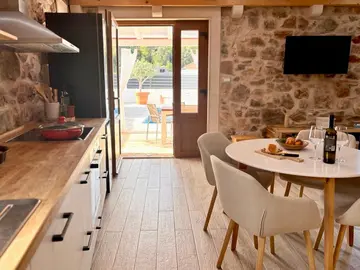 3-Bedroom Villa in Vrbanj for Up to 8 Guests