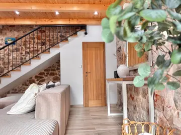 3-Bedroom Villa in Vrbanj for Up to 8 Guests