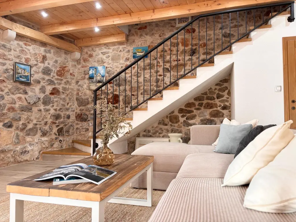 3-Bedroom Villa in Vrbanj for Up to 8 Guests